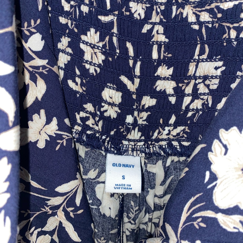 old navy jumpsuit - Picture 3 of 3